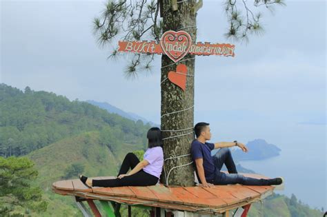 Wisata Terpopuler Di Sumut Melihat Keindahan Danau Toba Dari Bukit