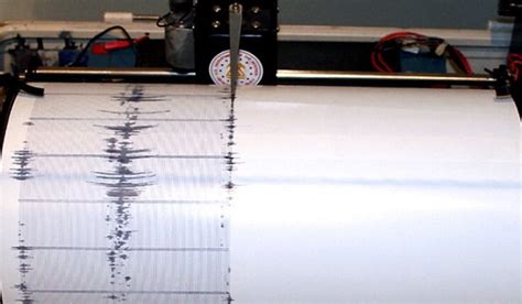 الوكالة الوطنية للإعلام A 6 5 Magnitude Earthquake Shakes Bonin