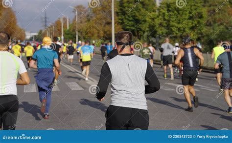 Crowd of People Running Race in City Stock Video - Video of endurance, crowd: 230843723