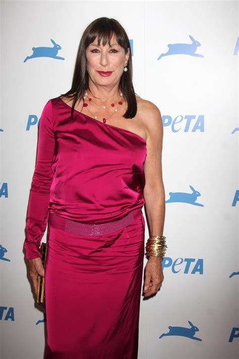 Los Angeles Sep Anjelica Huston Arrives At The Peta Th Anniversary