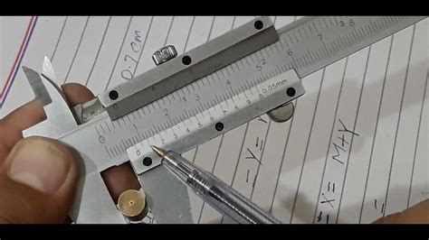 Taking The Reading On Vernier Calliper Youtube