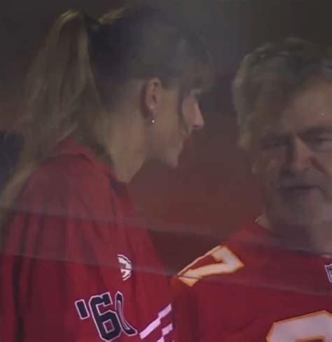 Travis Kelce was terrified when he saw dad talking to Taylor Swift then ...