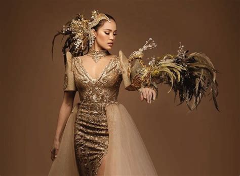 LOOK: Michele Gumabao’s sarimanok-inspired costume for Miss Globe 2018 ...