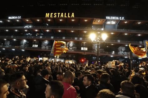 El Valencia CF cumple 105 años jugándose la vida en tres frentes del