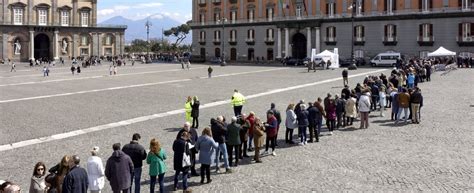 Giornate Fai In Migliaia A Napoli Boom Di Visitatori In Coda Per Per