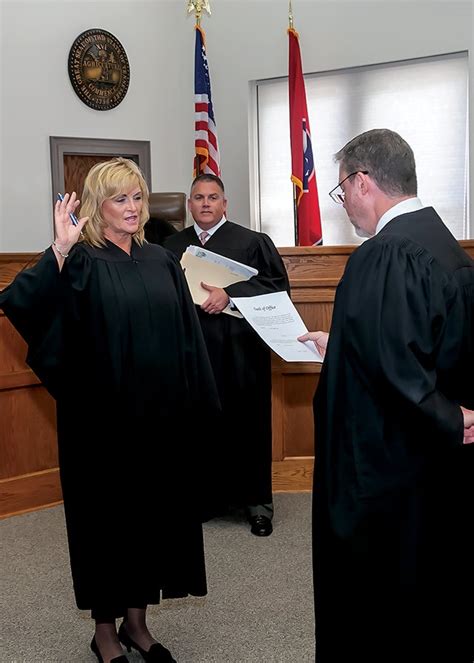 Carter County Government Starts Anew With Swearing In Ceremony