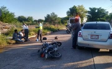 Dos Lesionados En Choque Entre Una Moto Y Un Carro En Lamos Country En