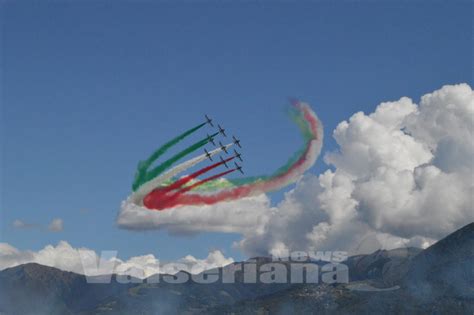 Lovere Le Frecce Tricolori Tornano Sul Lago D Iseo