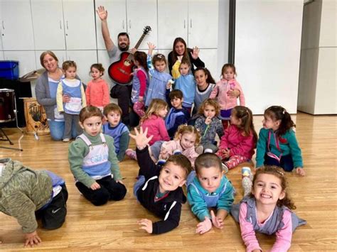 Niños del jardín visitaron el Museo y el Taller de Guitarra