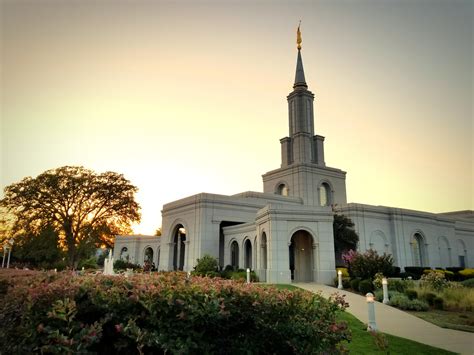 Sacramento California Temple at Sunset : r/latterdaysaints