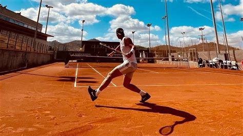 La Foto Con Mensaje De Rafa Nadal Entrenando A Tope Sobre Tierra Batida Mientras Prepara Su