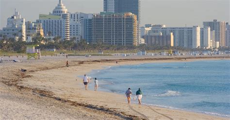 Miami Beach prohíbe fumar en la playa desde el 1 de enero 15 minutos