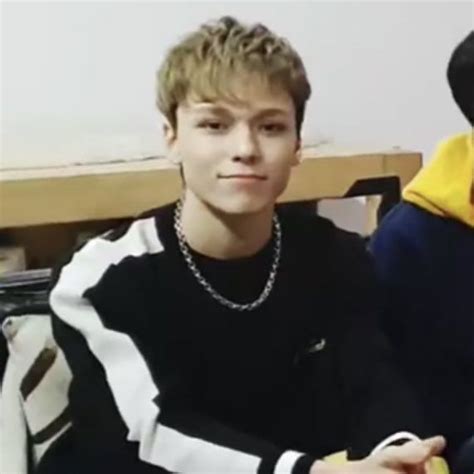 Pin by hvc on 버논 Seventeen Vernon Amigos