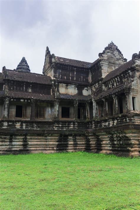 Angkor Wat temple 12904280 Stock Photo at Vecteezy