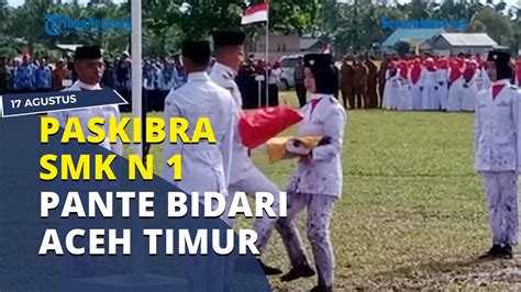 Meski Berlumuran Lumpur Paskibra SMKN 1 Pante Bidari Tetap Kibarkan