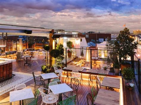 Travel Insider · The Best Rooftop Bars in Melbourne