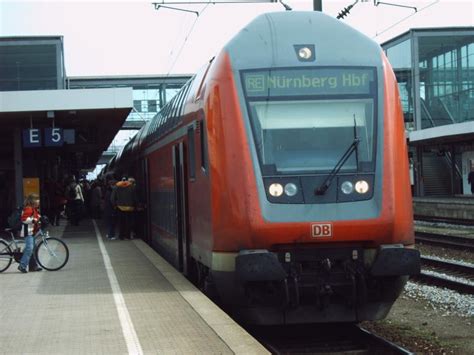 Re Nach N Rnberg Hbf Am In Regensburg Hbf Bahnbilder De