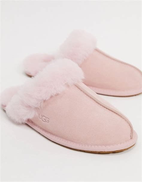 Cozy Pink Ugg Slippers - Warm & Stylish!