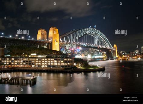 Sydney Harbour Bridge at night Stock Photo - Alamy