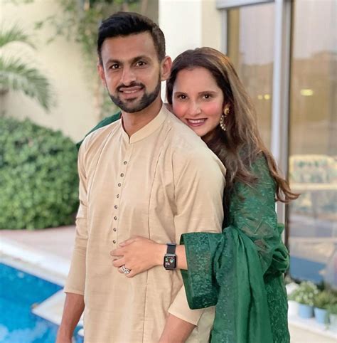 From Sania Mirza To Shaniera Akram Famous Pakistan Cricketers Wives