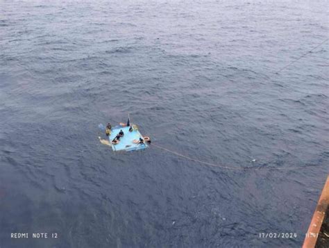 Six Rescued After Boat Capsizes Off Sulu Navy