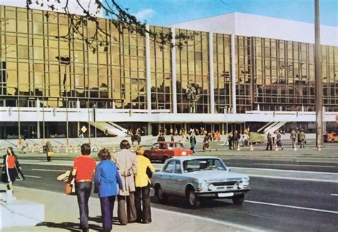 Palast Der Republik Ost Berlin Ddr Ost Berlin Sandra Tiger