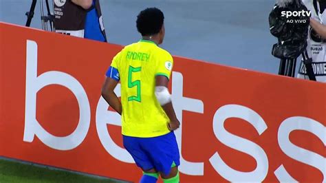 Vídeo Aos 35 min do 1º tempo Gol do Brasil Zaga erra passe Andrey