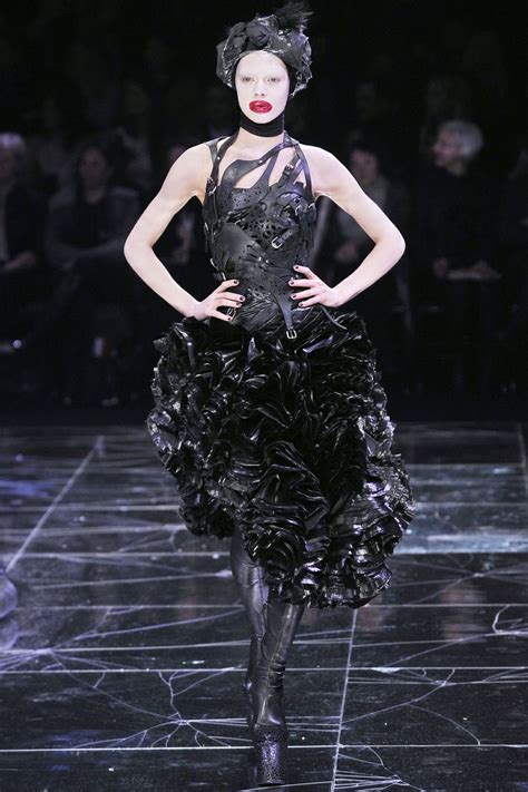 Alexander Mcqueen Fall Ready To Wear Collection Alexander