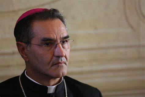 Il Monsignor Carmelo Cuttitta Chiede Scusa Per Fara La Donna Eritrea