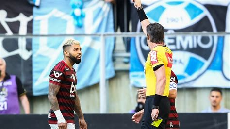 Expuls O Gabigol O Jogador Mais Cart Es Recebidos Neste