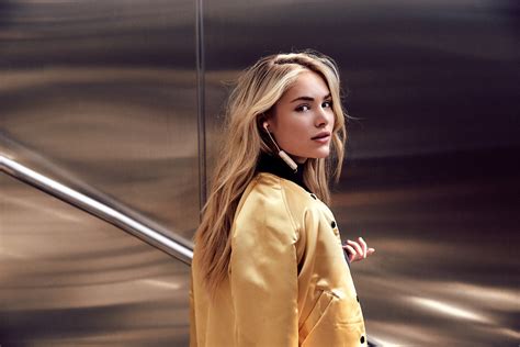 Happy Plugs Season Nude Wireless 完実電気オンラインショップ KANJITSU DENKI ONLINE SHOP