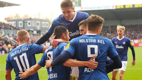 Hsv Im Liveticker Holstein Kiel Besiegt Den Hamburger Sv Mit Shz