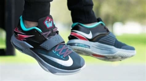 See How the Nike KD 7 'Thunder Bolt' Looks On-Feet | Sole Collector