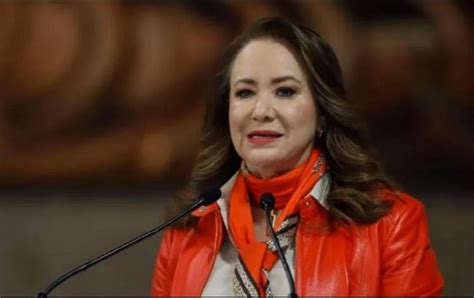 Yasmín Esquivel La UNAM pide testimonios sobre plagio de tesis El