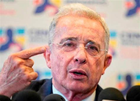 Dura Alerta De Uribe Sobre Reforma A La Salud De Petro Marchita Al