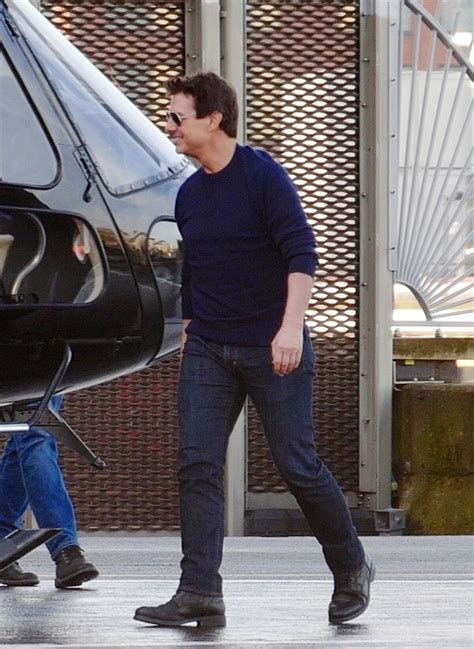 Photo Exclusif Tom Cruise arrive à l héliport pour embarquer dans