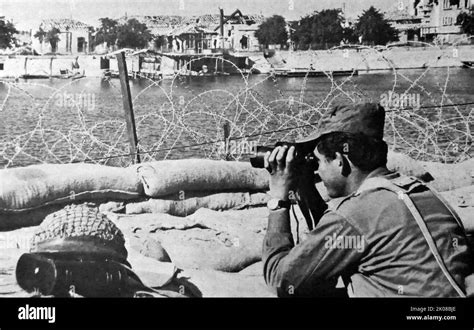 Israeli soldier suez canal hi-res stock photography and images - Alamy