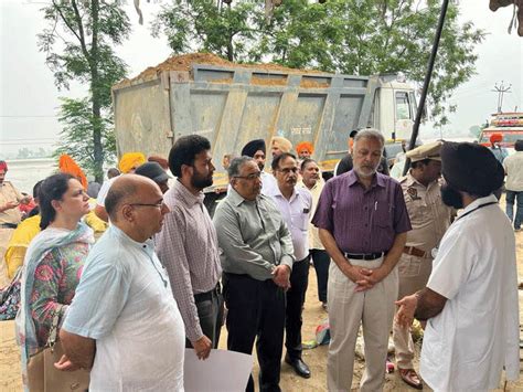 Health Minister Punjab Visit Flood Area Dr Balbir Met Sant Balbir