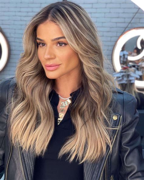 Modern twists will soon update hair styles for women long hair 1