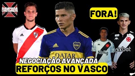 Vasco Avan A Por Volante Dois Jogadores Fora De Jogo Barbieri