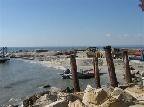 Lighthouse's of Alabama News: Sand Island Lighthouse Gets Sand