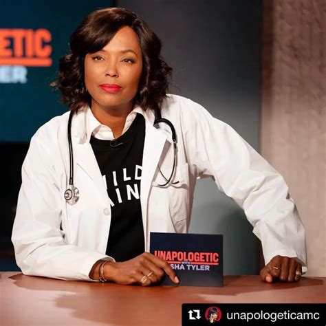 Aisha Tyler Hot And Sexy Bikini Pictures Inbloon