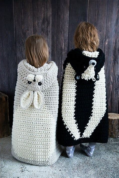 CROCHET PATTERN Woodland Skunk Blanket Hooded Woodland Skunk Blanket