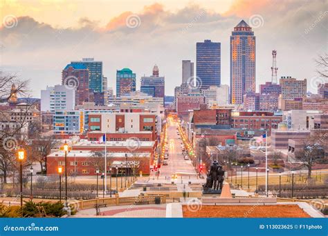 Des Moines Iowa Skyline in USA Stock Image - Image of scene, center ...