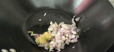 Hot And Sour Veg Soup Recipe How To Make Hot And Sour Vegetable Soup Navirundu