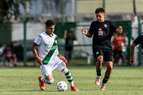 Victoria De La Reserva Ante Deportivo Riestra Club Banfield