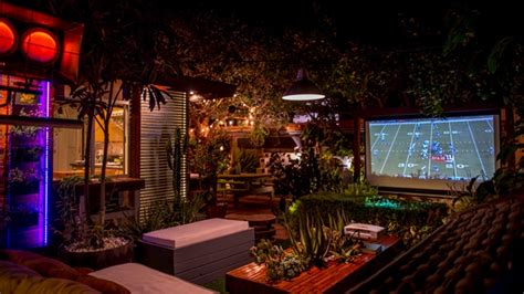 Outdoor movie theater – a great way of bringing more entertainment to your backyard – Your ...