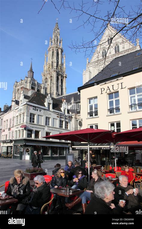 Old town, historic district, cafés and restaurants at the Groenplaats ...