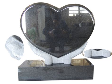 Hands Holding Heart Shaped Grave Monuments With Black Granite Huian