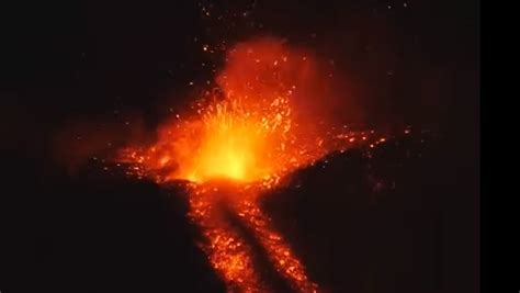 Momotombo Nicaragua Volcano Erupts For First Time In 110 Years Spouts